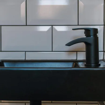 Emirates Aparthouse * Glasgow