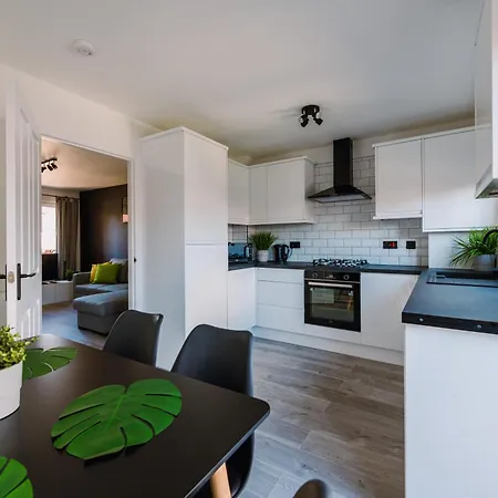 Emirates Aparthouse * Glasgow