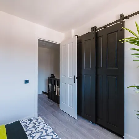 Emirates Aparthouse Appartement *