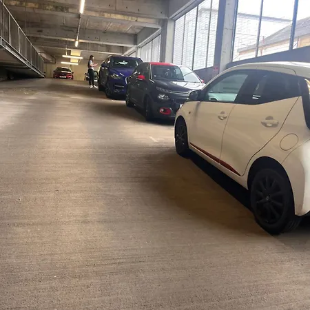 Glas Go Executive 2-bedroom Near Ovo Hydro Free Parking *