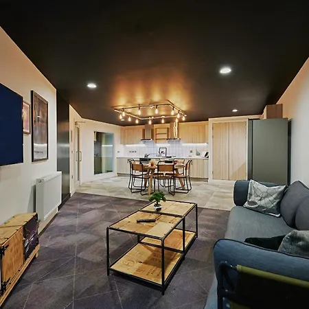 For Students Only Modern Studios In Glasgow West End *