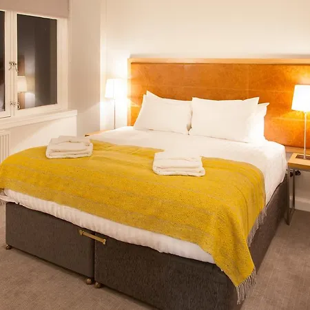 Premier George Square *