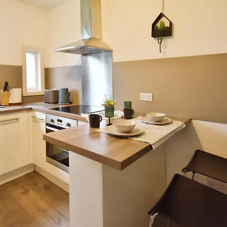 Modern Style , Separate Entrance Glasgow