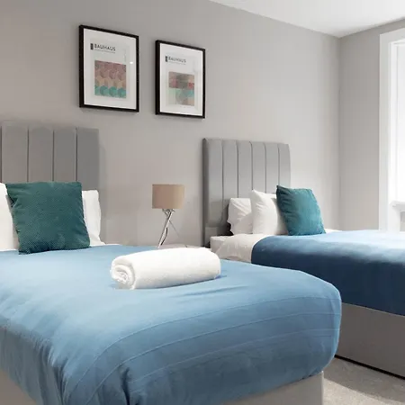 3 Bdr House At Caledonia Luxe Short Lets & Serviced *