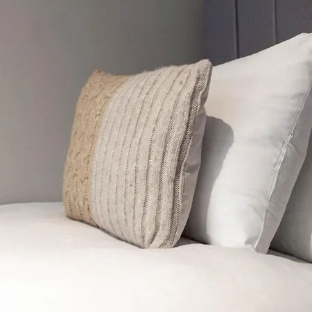 3 Bdr House At Caledonia Luxe Short Lets & Serviced 格拉斯哥