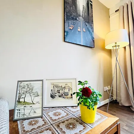 Apartament Beautiful & Spacious 2-bed Flat In Centre With Free Parking Glasgow