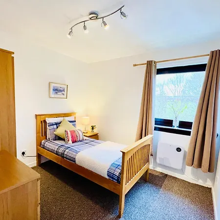 Beautiful & Spacious 2-bed Flat In Centre With Free Parking