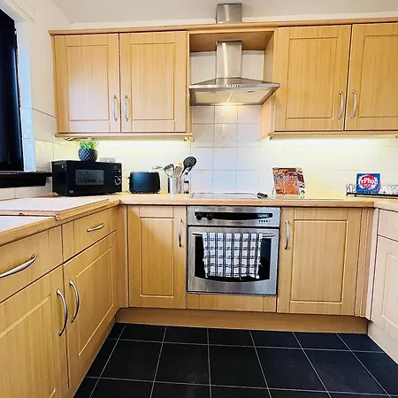 Beautiful & Spacious 2-bed Flat In Centre With Free Parking * Glasgow