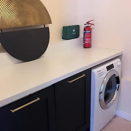 شقة 3 Bedroom House Near Centre Sleeps 7