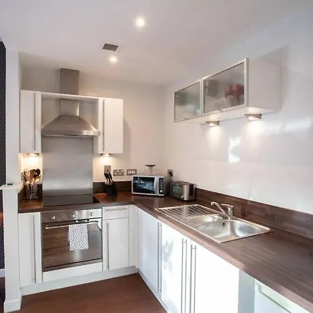 1 Bedroom In Very Location *