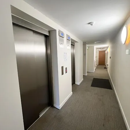 Riverside Retreat With Spectacular Views Appartement *