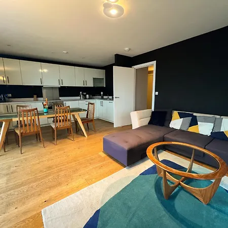 Appartement Riverside Retreat With Spectacular Views