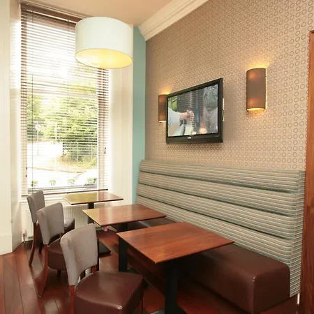 Hotel Acorn