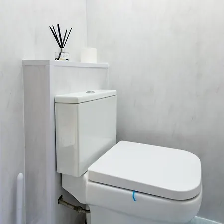 Dom wakacyjny Spacious 3 Bedroom In - Free Parking