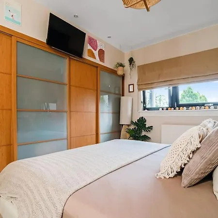 Apartment Luxury Huge Modern Open Plan 2bedroom Flat - Free Private Parking & Balcony Located At The Ovo Hydro And Sec Centre Glasgow