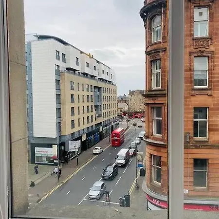 2 Bedroom Modern Stylish In Centre Glasgow