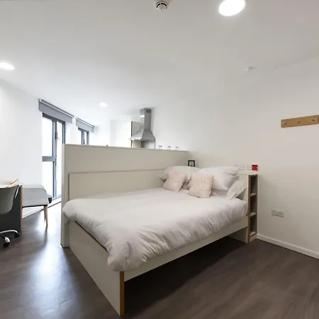 Apartment Student Only Ensuite In