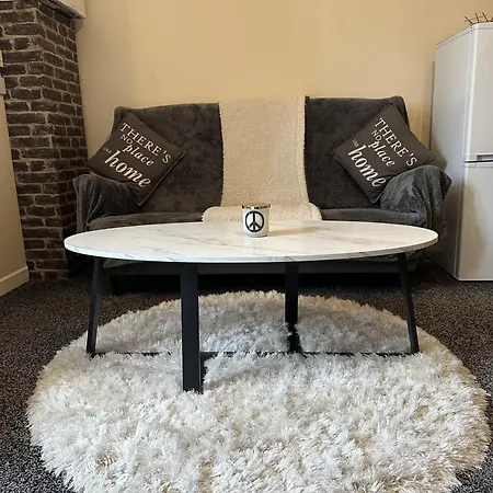 - Sleeps 2 & Freeparking During Weekend Lejlighed