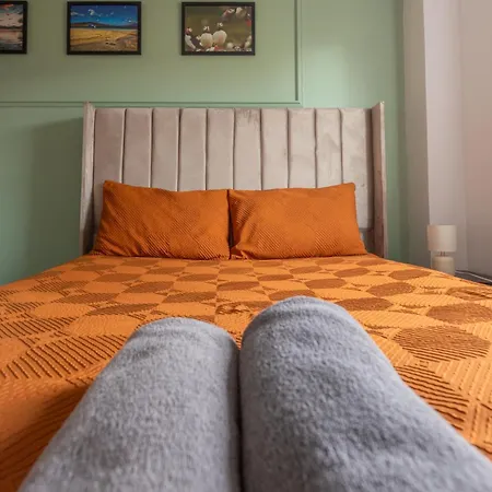 Ideal 3 Bed In With Free Parking Дом отдыха