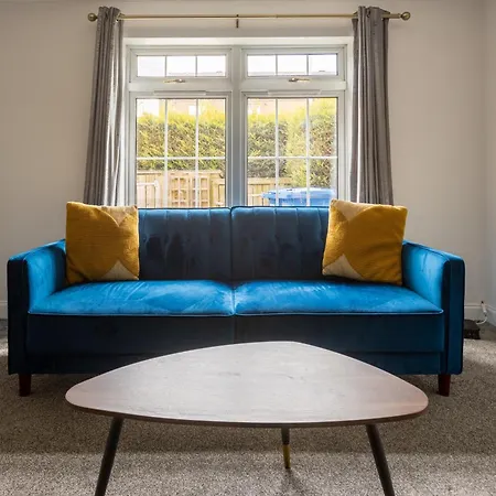 Ideal 3 Bed In With Free Parking Дом отдыха *