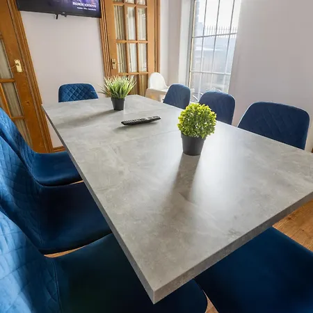 Ideal 3 Bed In With Free Parking Глазго