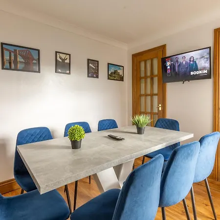 Ideal 3 Bed In With Free Parking Дом отдыха *