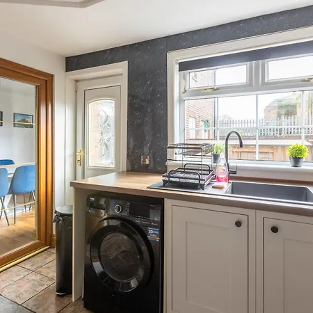 Дом отдыха Ideal 3 Bed In With Free Parking Глазго