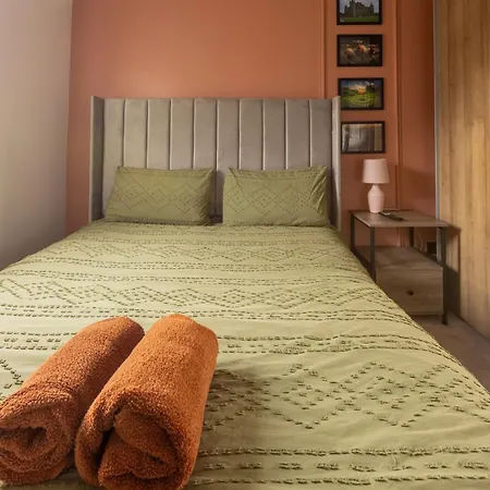 Ideal 3 Bed In With Free Parking Дом отдыха