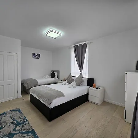 Lovely House With Private Parking! Glasgow! * Γλασκώβη