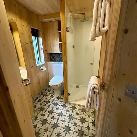 Craigmaddie Muir Roundhouse With Hot Tub Romantic, Luxury, Rural For 2 Near Milngavie * Glasgow