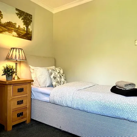 Apartment Spacious 2 Bed-flat In - Free Parking