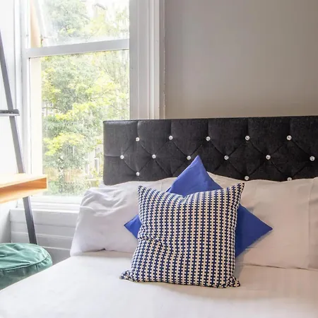 West End Cosy Pop Of Colour - Pass The Keys Апартаменты