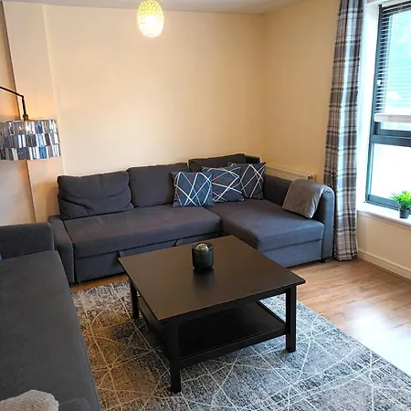 Fabulous 2 Bed 10 Mins From Centre