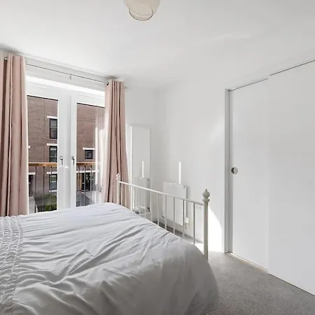 Dunmore Rooftop * Glasgow