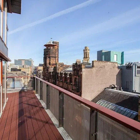 Beautiful Penthouse In Centre Location * 格拉斯哥