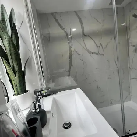 Paradise - Spacious 3- Bed House בית נופש *