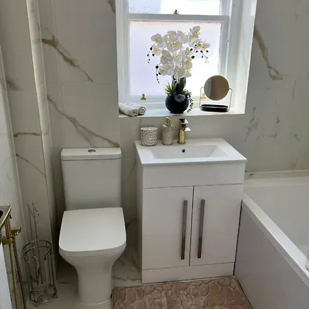 בית נופש Paradise - Spacious 3- Bed House