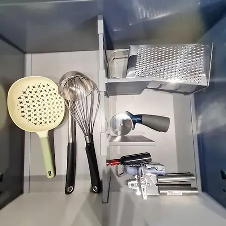 Lovely House With Back Garden - Private Driveway * Glasgow