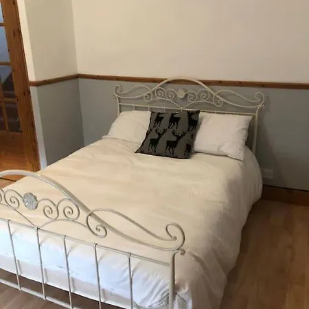 House In Drymen Village With Free Local Health Club Access