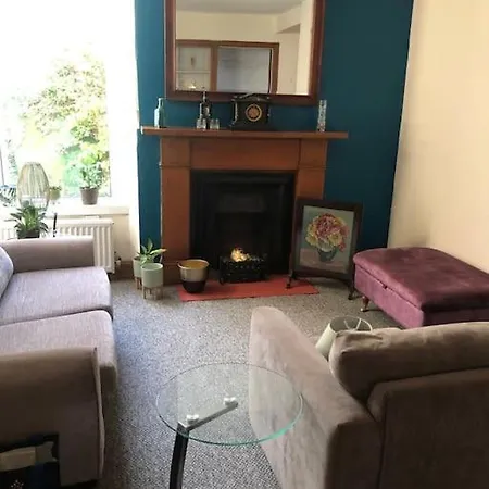House In Drymen Village With Free Local Health Club Access Hébergement de vacances *