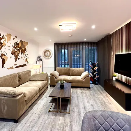 Private Bedroom - Modern Flat - West End Glasgow