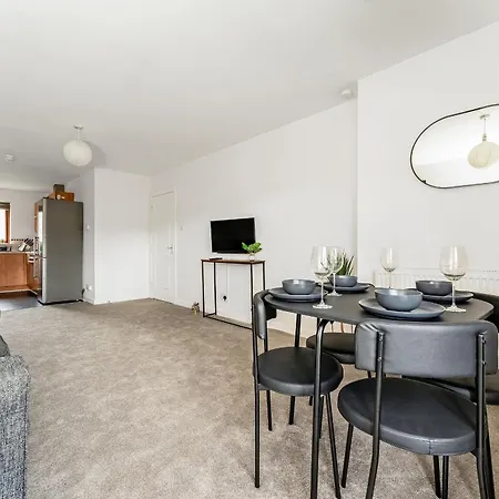 2bed East End Gem With Free Parking