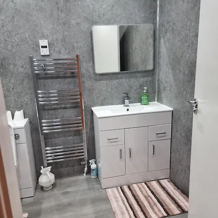 Perfect Near Town דירה