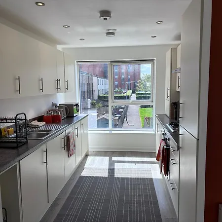 Radiant Homes 2 Bedrooms 2 Bathrooms Free Parking Daire