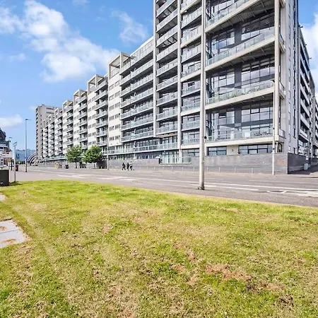 Διαμέρισμα Luxurious Penthouse With Bar At Hydro & Secc