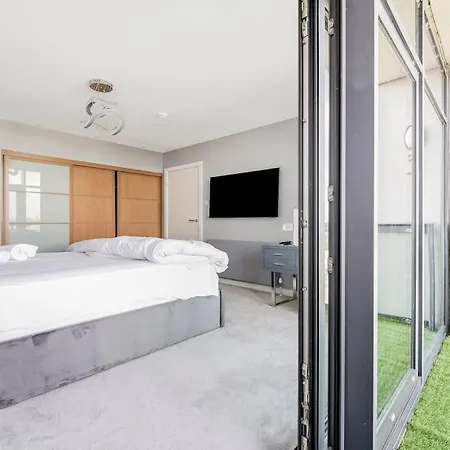 Διαμέρισμα Luxurious Penthouse With Bar At Hydro & Secc *