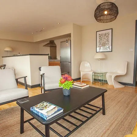 度假居 Beautiful Penthouse In Centre Location