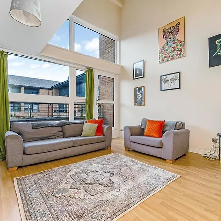 Апартаменты 5 Bed Finnieston Skyhigh Duplex With Parking *