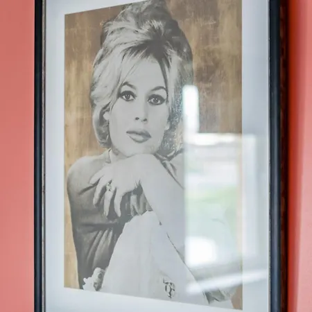 5 Bed Finnieston Skyhigh Duplex With Parking *