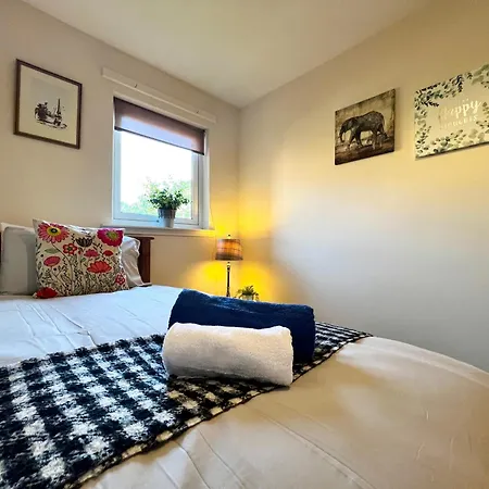 Apartment Stylish Modern Flat With Juliet Balcony & Parking Glasgow